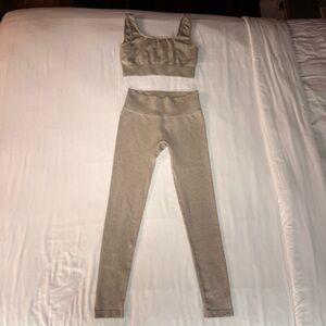 Tan/Beige Ribbed Crop Top & Leggings Set size medium